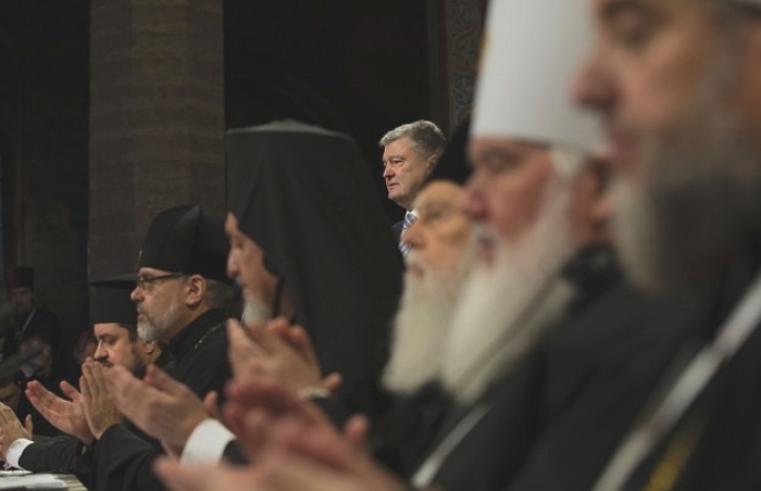 Poroshenko at church council